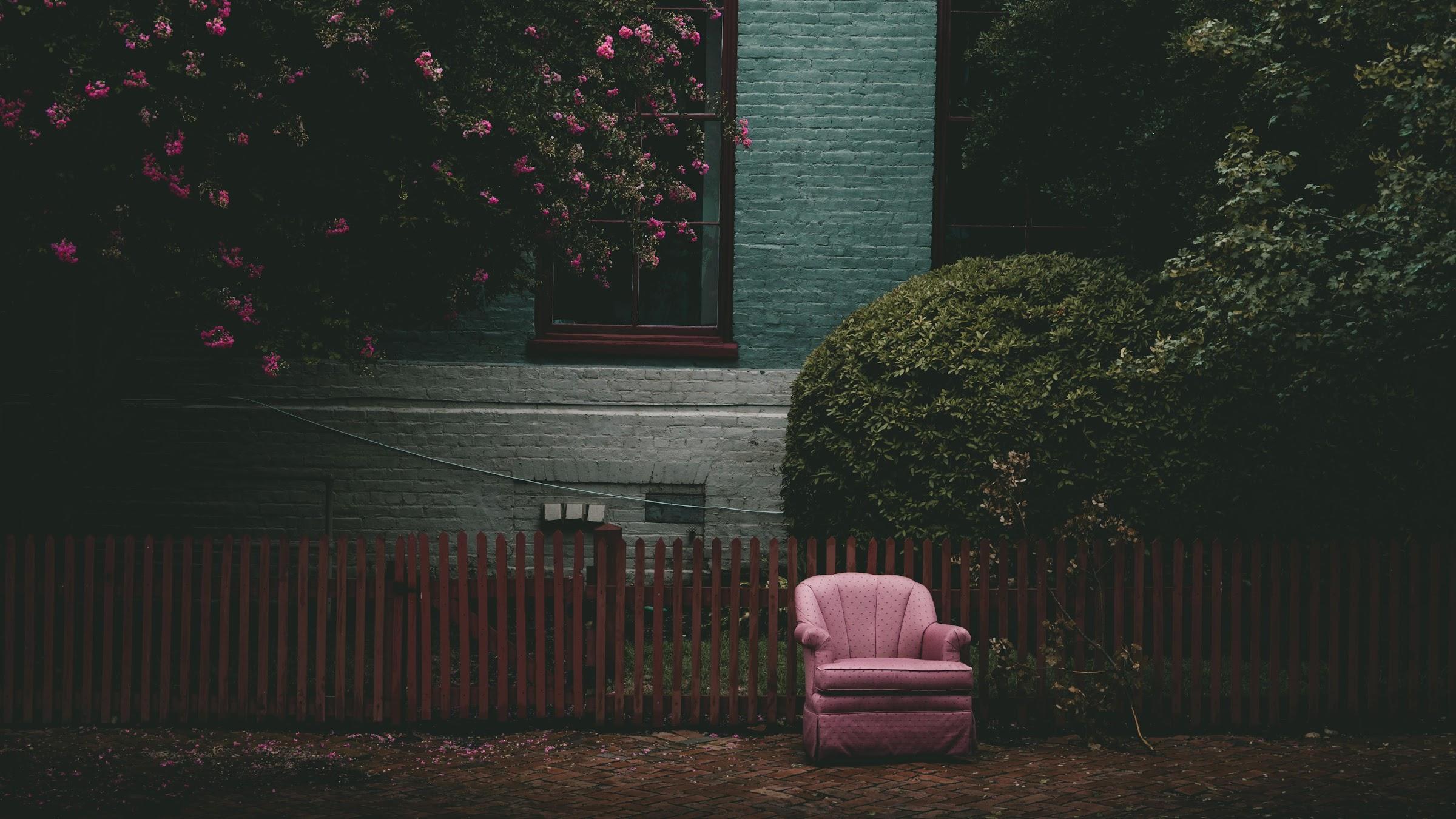 Pink sidewalk sofa in Richmond, VA